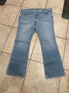 Old Navy Womens The Diva SZ 16 Light Wash Bootcut Stretch Denim Low Rise (162)